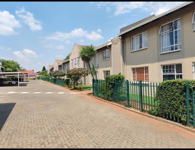 2 BEDROOM COMPLEX FOR SALE IN RAVENSWOOD